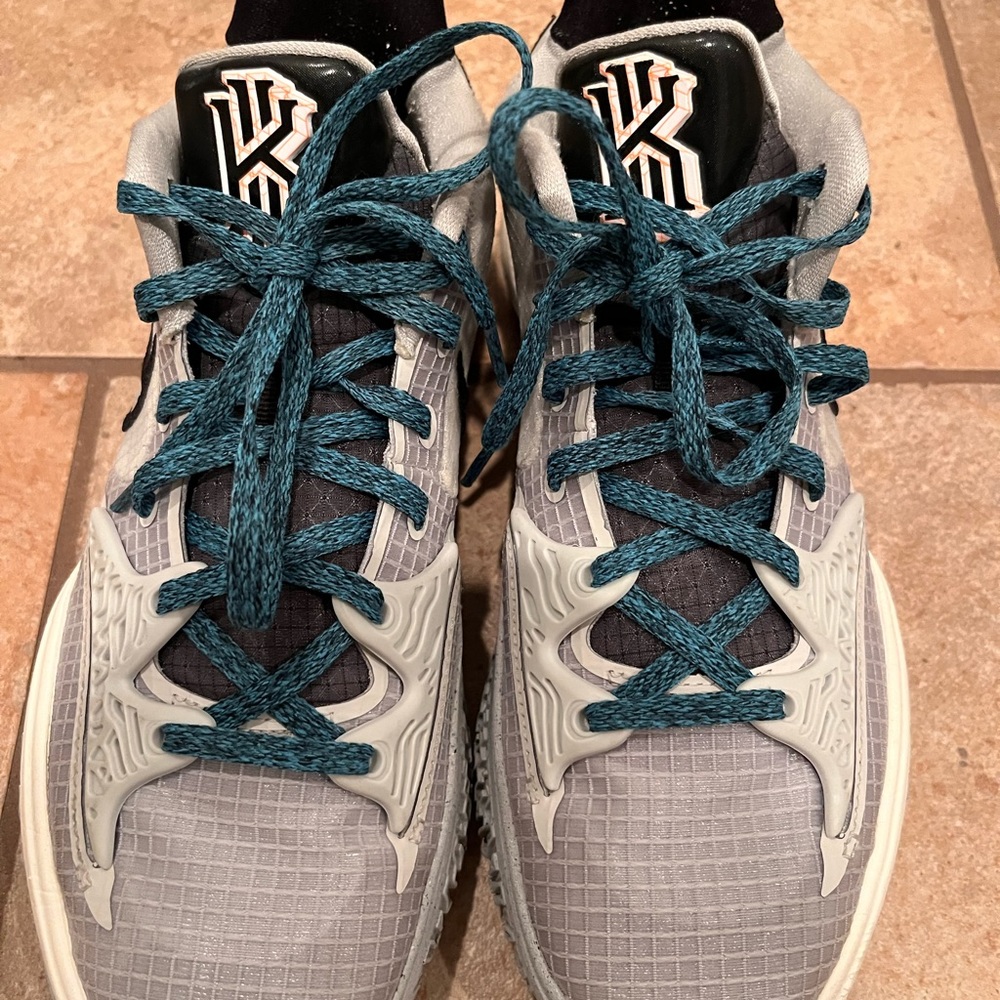 Kyrie Low EP 4 SZ 8